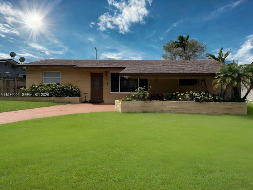 1833 SW 43rd Ave, Fort Lauderdale, FL 33317