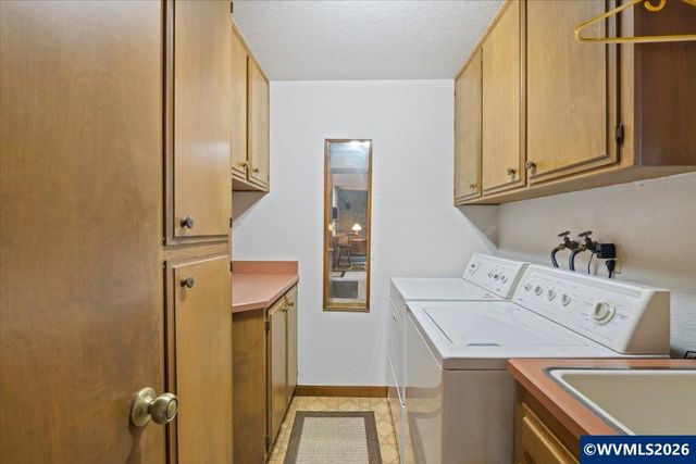 1030 Morningside Dr SE, Salem, OR 97302