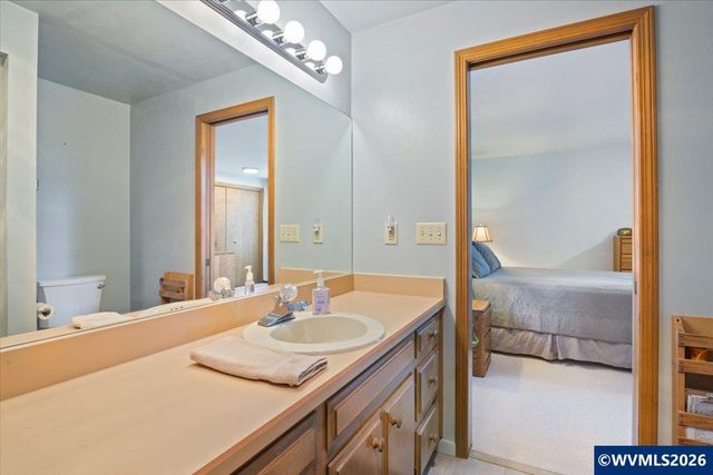 1030 Morningside Dr SE, Salem, OR 97302