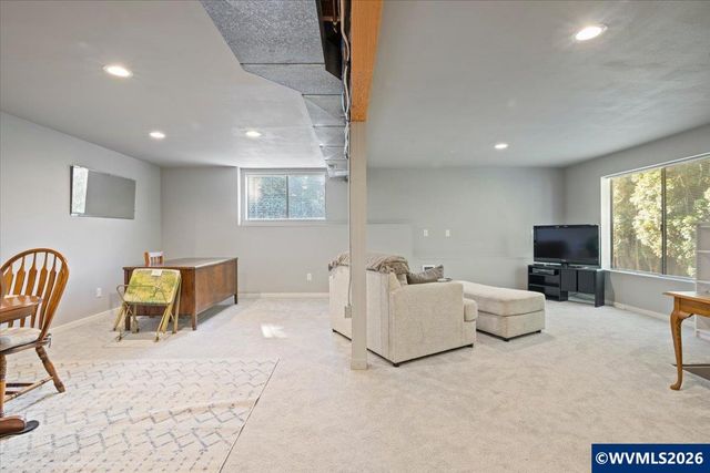 1030 Morningside Dr SE, Salem, OR 97302