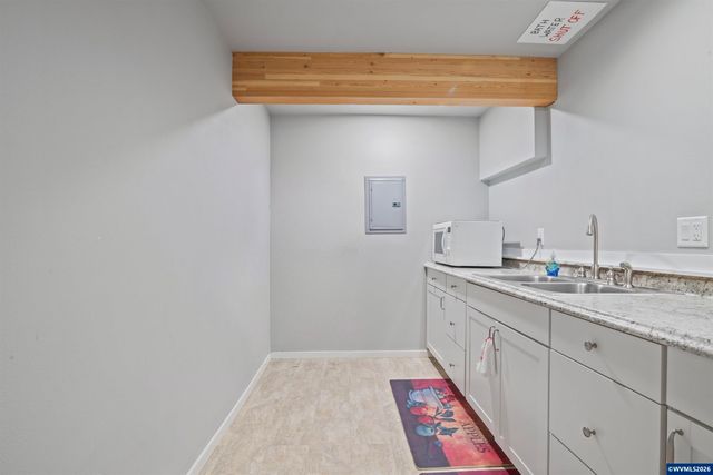 1030 Morningside Dr SE, Salem, OR 97302