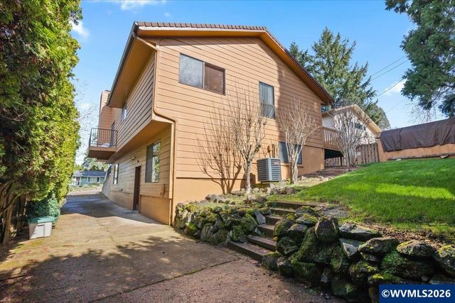 1030 Morningside Dr SE, Salem, OR 97302