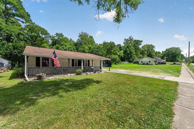 2816 S Locust Road, South Bend, IN 46614