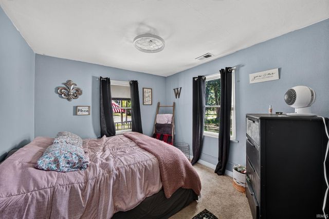 2816 S Locust Road, South Bend, IN 46614