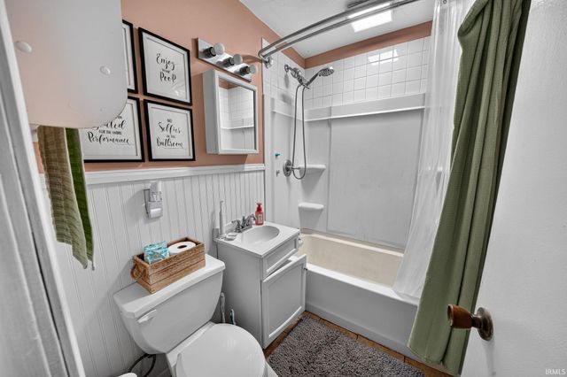 2816 S Locust Road, South Bend, IN 46614