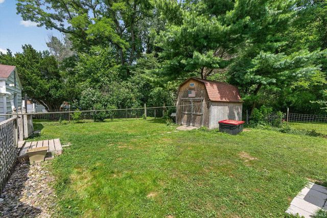 2816 S Locust Road, South Bend, IN 46614