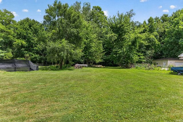 2816 S Locust Road, South Bend, IN 46614