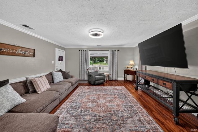 2816 S Locust Road, South Bend, IN 46614