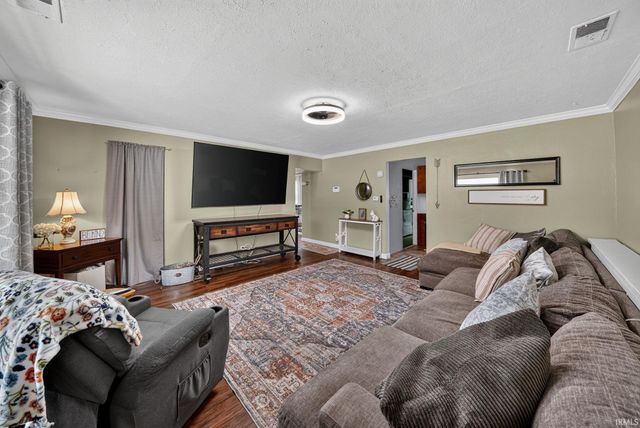 2816 S Locust Road, South Bend, IN 46614