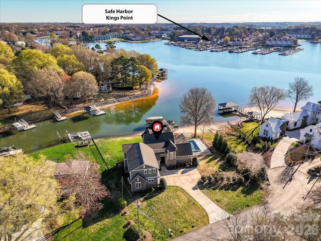 18014 Whispering Oaks Drive, Cornelius, NC 28031