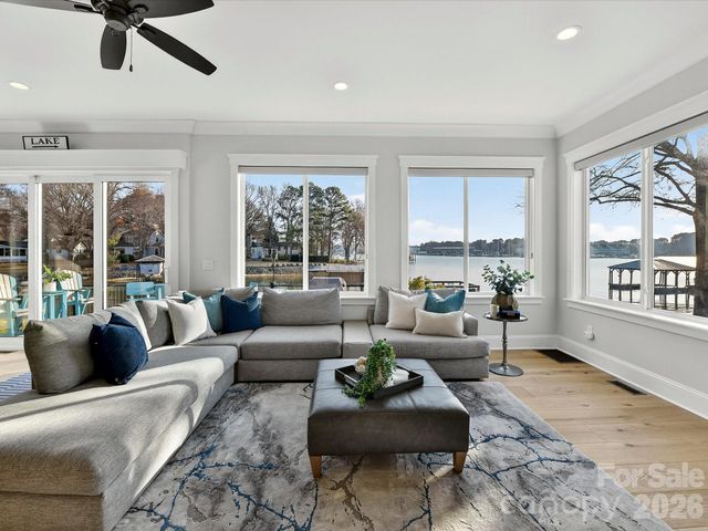 18014 Whispering Oaks Drive, Cornelius, NC 28031