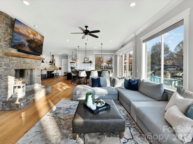 18014 Whispering Oaks Drive, Cornelius, NC 28031