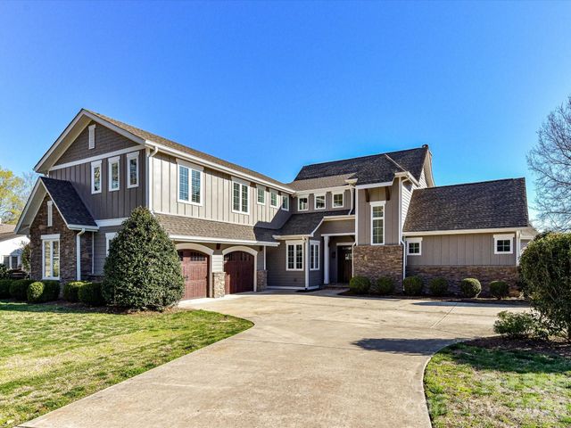 18014 Whispering Oaks Drive, Cornelius, NC 28031