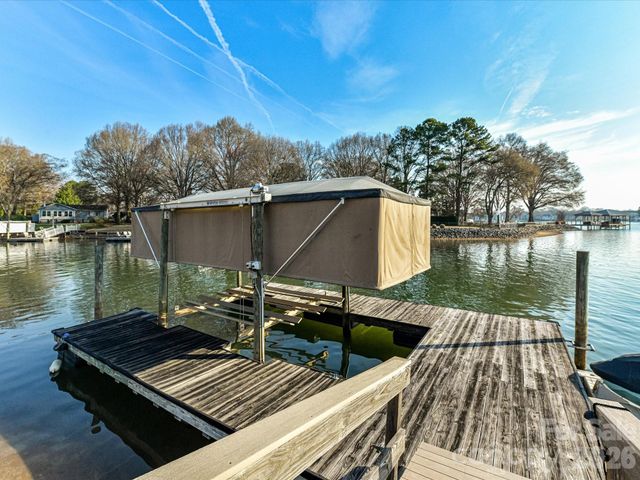 18014 Whispering Oaks Drive, Cornelius, NC 28031