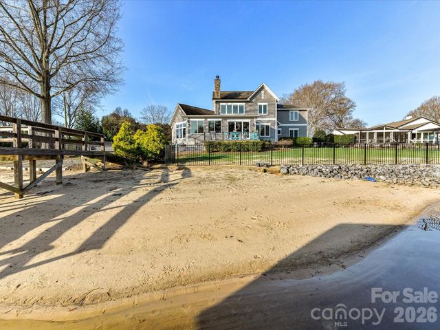 18014 Whispering Oaks Drive, Cornelius, NC 28031