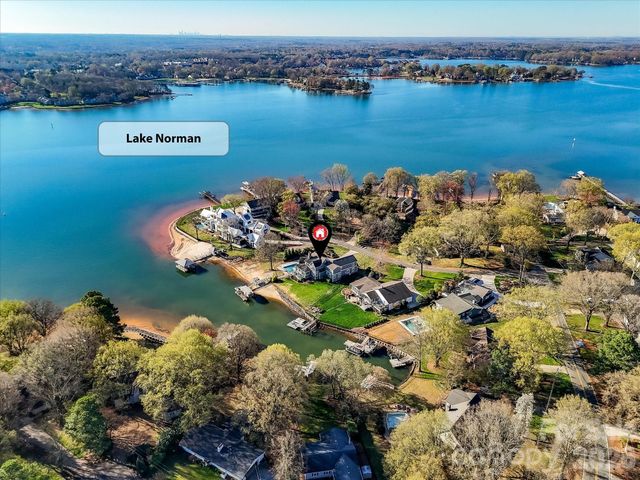 18014 Whispering Oaks Drive, Cornelius, NC 28031