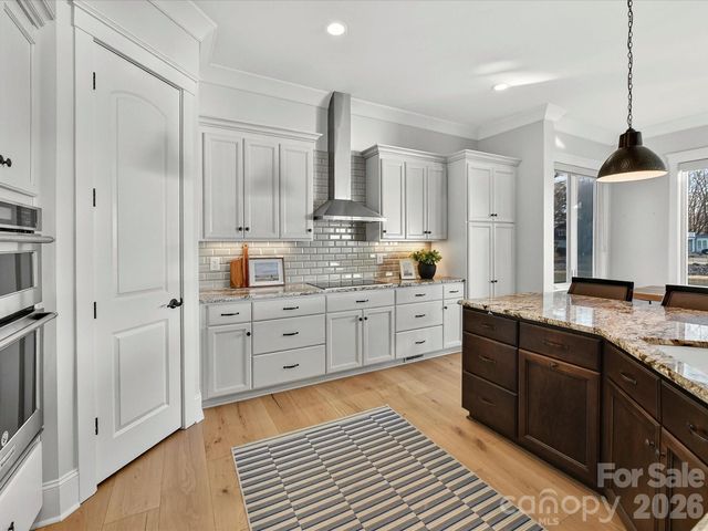 18014 Whispering Oaks Drive, Cornelius, NC 28031