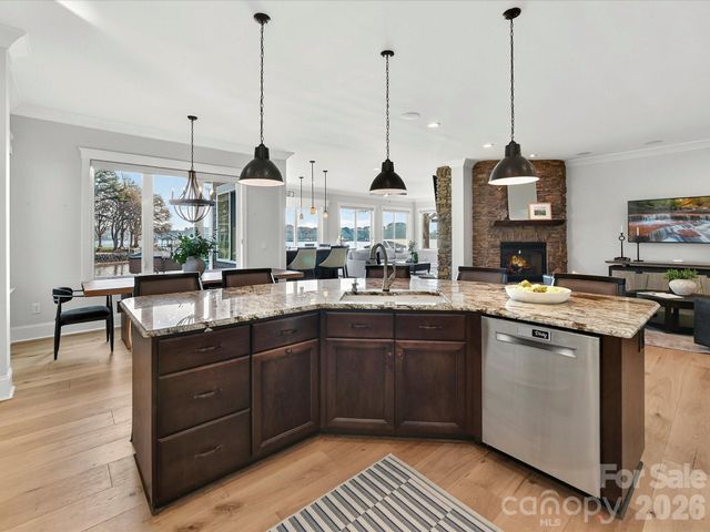 18014 Whispering Oaks Drive, Cornelius, NC 28031