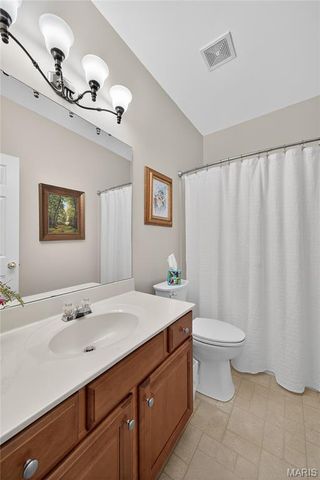 2721 Fairway Oaks Drive, Lake St Louis, MO 63367