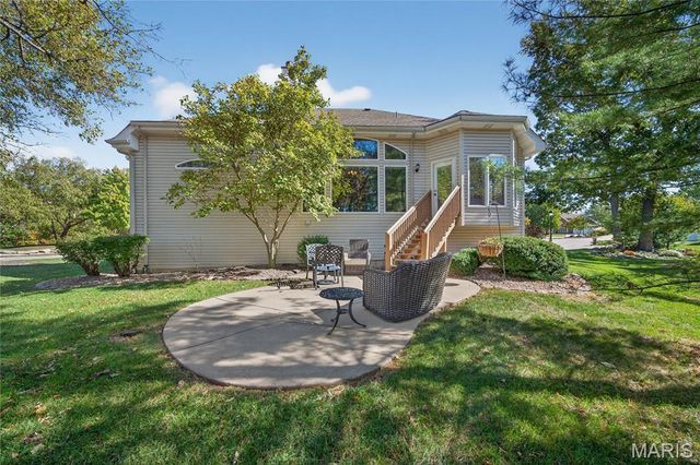 2721 Fairway Oaks Drive, Lake St Louis, MO 63367
