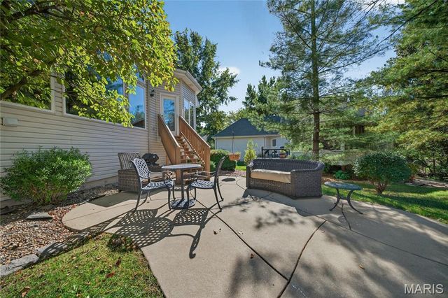 2721 Fairway Oaks Drive, Lake St Louis, MO 63367