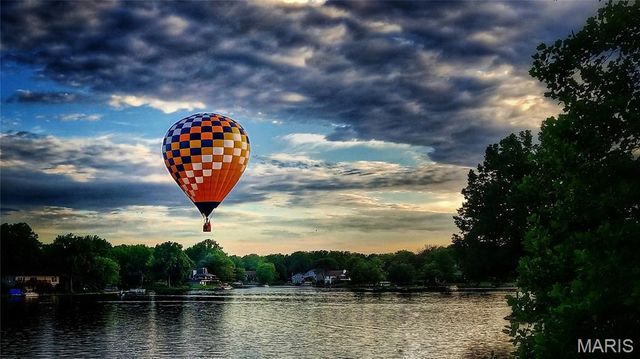 2721 Fairway Oaks Drive, Lake St Louis, MO 63367