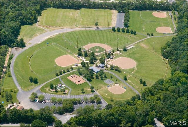 2721 Fairway Oaks Drive, Lake St Louis, MO 63367