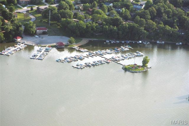 2721 Fairway Oaks Drive, Lake St Louis, MO 63367