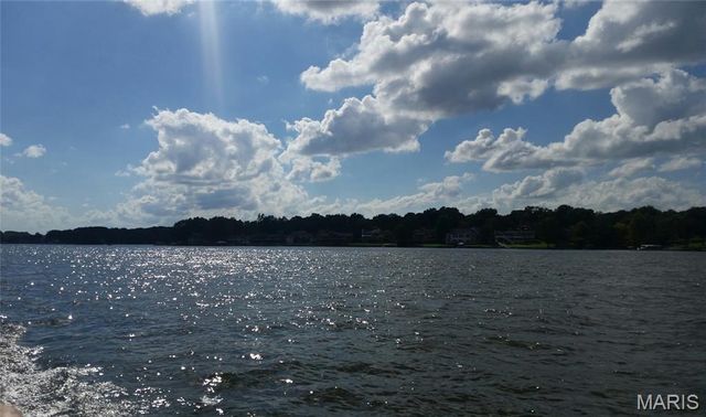 2721 Fairway Oaks Drive, Lake St Louis, MO 63367