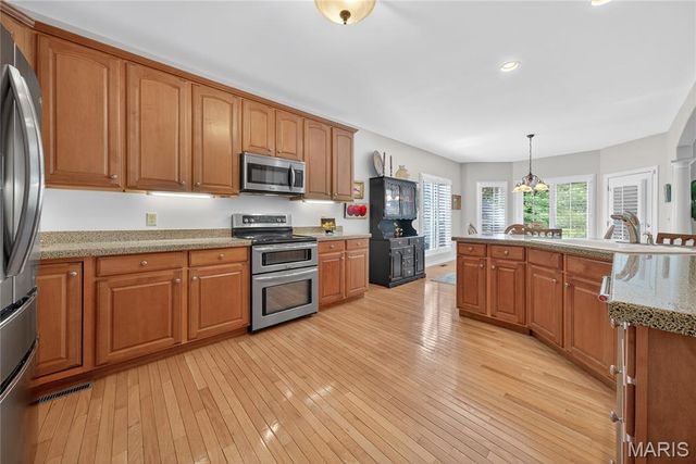 2721 Fairway Oaks Drive, Lake St Louis, MO 63367