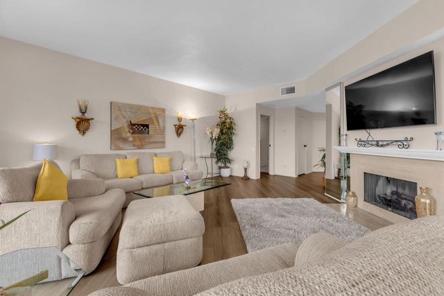 910 Island Drive 112, Rancho Mirage, CA 92270