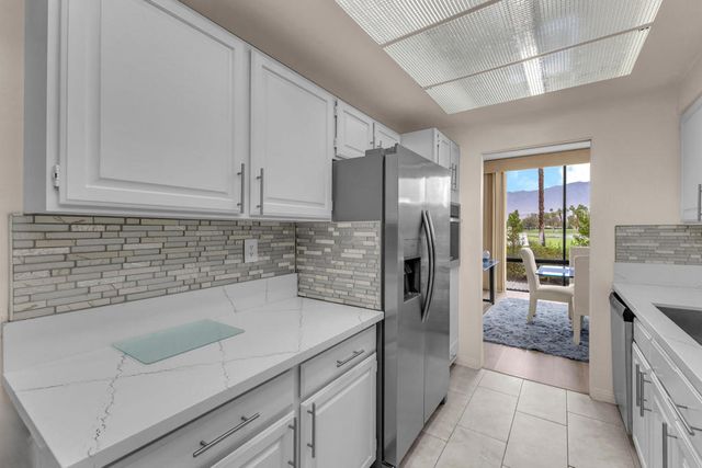 910 Island Drive 112, Rancho Mirage, CA 92270
