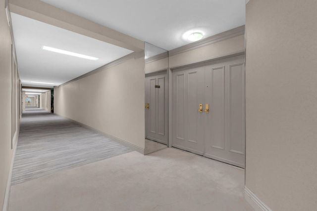 910 Island Drive 112, Rancho Mirage, CA 92270