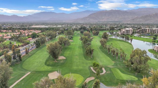 910 Island Drive 112, Rancho Mirage, CA 92270