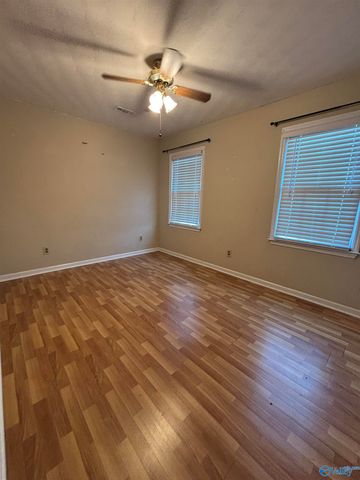 513 Springview Street SW, Decatur, AL 35601
