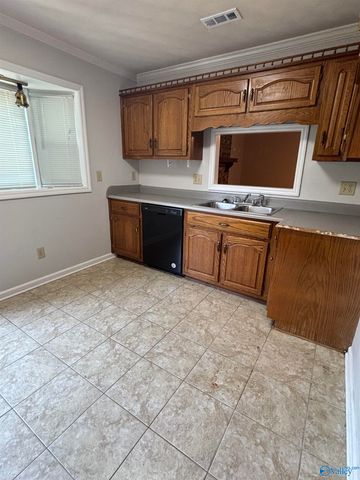 513 Springview Street SW, Decatur, AL 35601