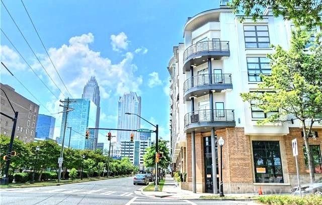 525 E 6th Street 308, Charlotte, NC 28202