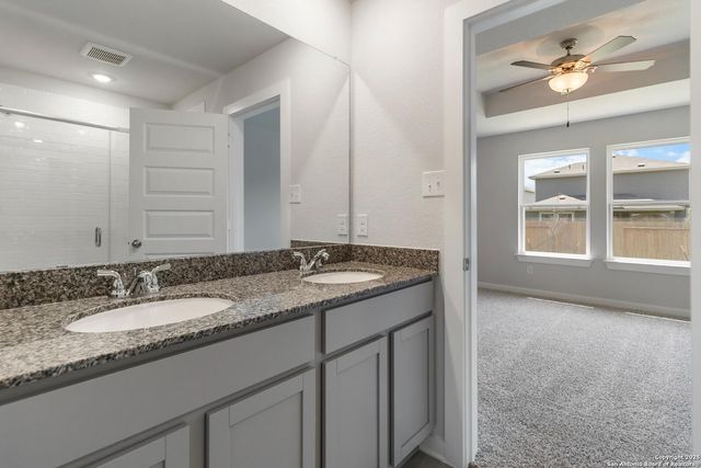 5915 Willow Point Blvd, San Antonio, TX 78219