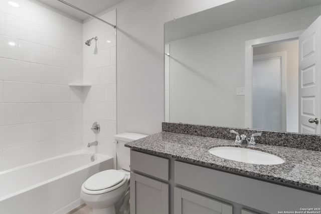 5915 Willow Point Blvd, San Antonio, TX 78219