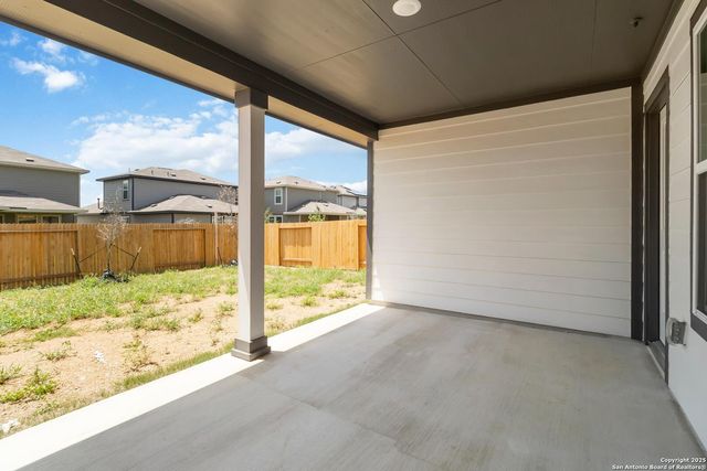 5915 Willow Point Blvd, San Antonio, TX 78219