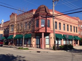 131 E Calhoun Street, Woodstock, IL 60098