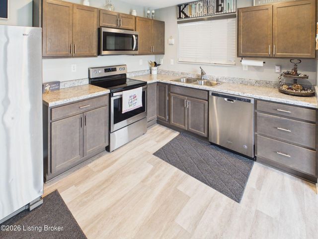 157 Broken Branch Ct, Mt Washington, KY 40047