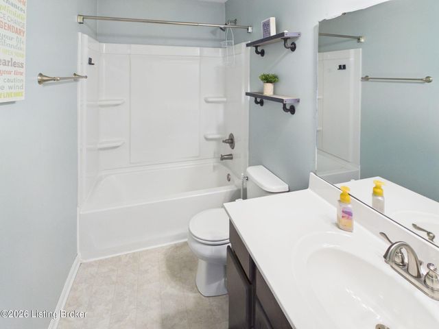 157 Broken Branch Ct, Mt Washington, KY 40047