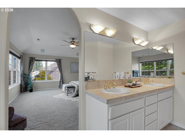 13721 Sw TRACY Pl, Tigard, OR 97223