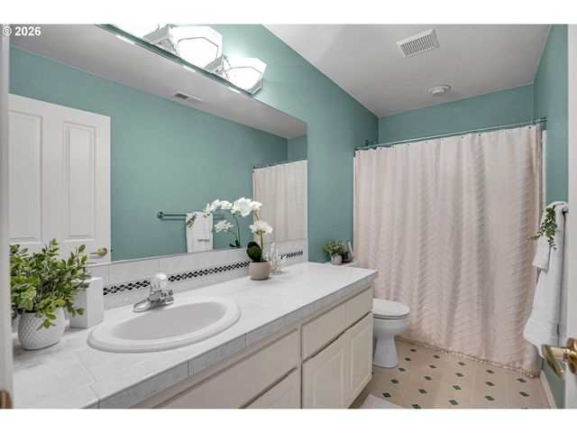 13721 Sw TRACY Pl, Tigard, OR 97223