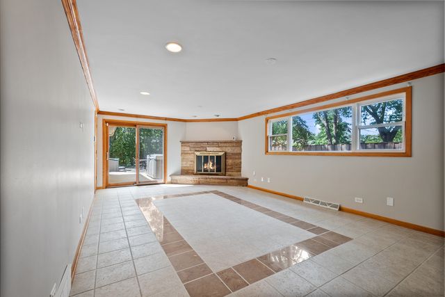 600 FLORENCE Drive, Park Ridge, IL 60068