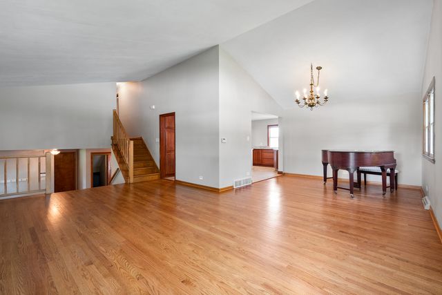 600 FLORENCE Drive, Park Ridge, IL 60068