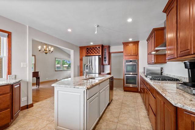 600 FLORENCE Drive, Park Ridge, IL 60068