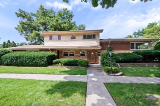 600 FLORENCE Drive, Park Ridge, IL 60068