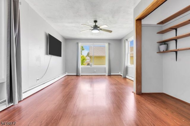 224 Alpha St, Alpha Boro, NJ 08865